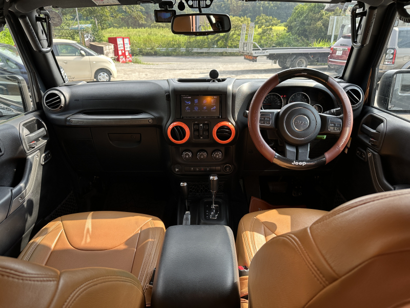 前オーナー様が大切に乗られていたので、車内はとてもきれいです♪♪