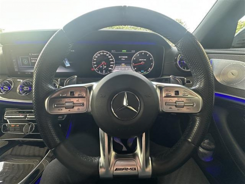 ステアリングスイッチが付いているので、運転中でも操作可能です!