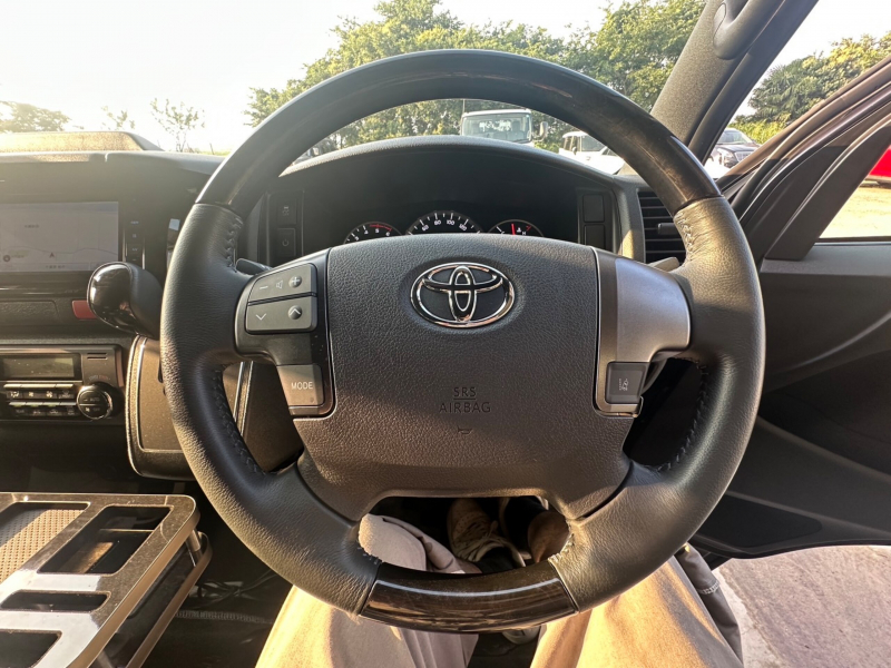 ステアリングスイッチが付いているので、運転中でも操作可能です!