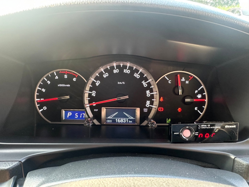 視認性の良いメーター周りとなっております♪