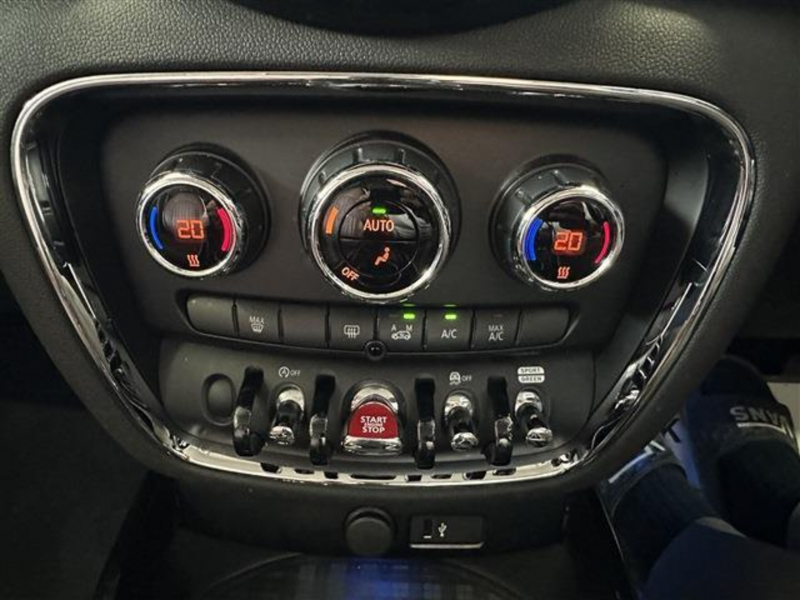 納車時には内外装ともにきれいに仕上げます♪