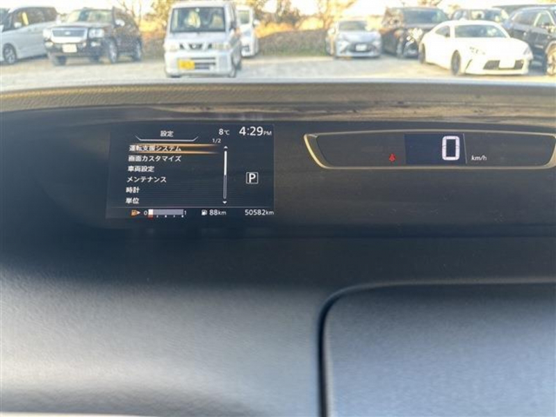 視認性の良いメーター周りとなっております♪