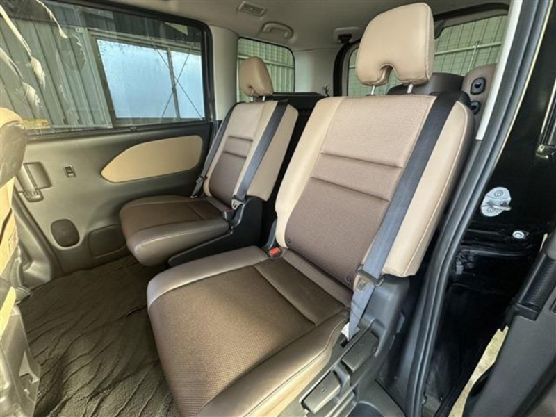 ご納車の際には車内ピカピカにしあげます♪