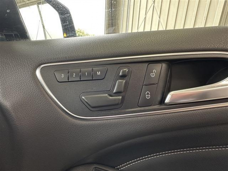 運転席シートには、メモリー機能付!