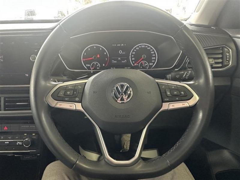 ステアリングスイッチが付いているので、運転中でも操作可能です!