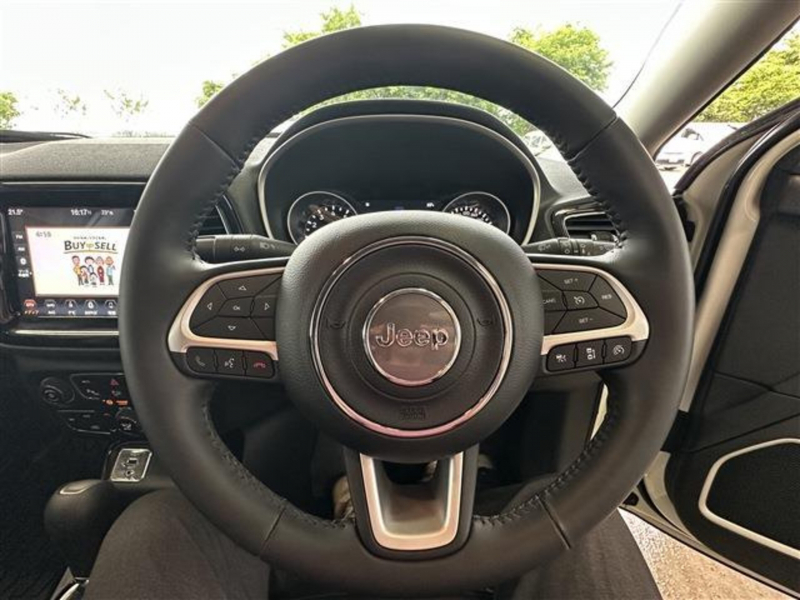 長距離運転の際に役に立つクルーズコントロール完備!!