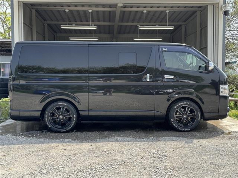 別途ボディガラスコーティングが施工できます♪ご納車前にピカピカにしませんか？ルームクリーニングもセットで行いますよ～♪