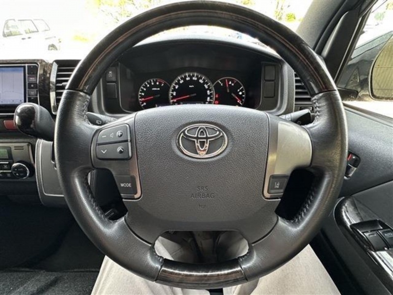 ステアリングスイッチが付いているので、運転中でも操作可能です！