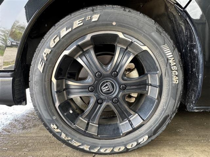 社外17インチアルミ！このお車に最適なホイールですね☆