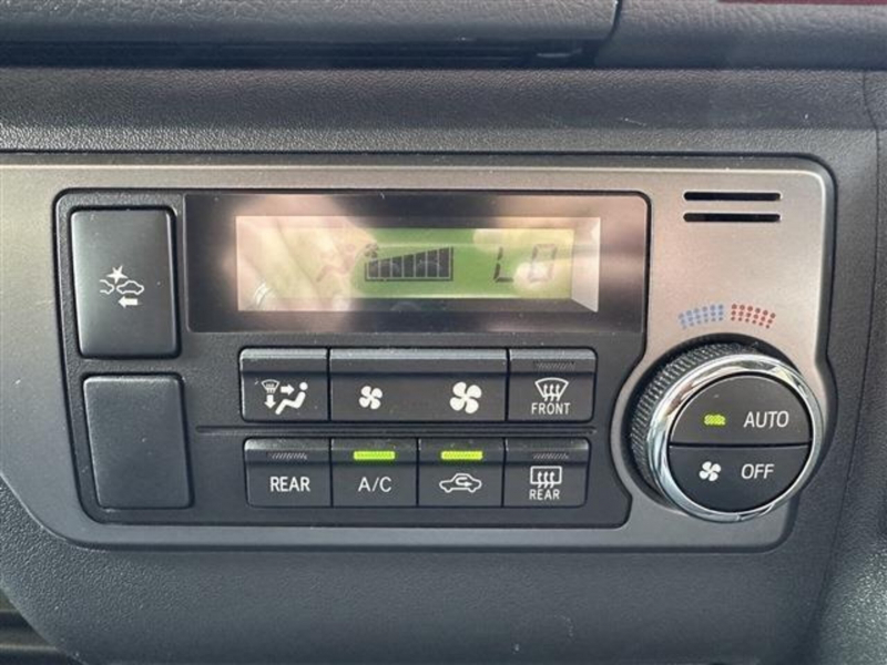 フルオートエアコンになっています♪