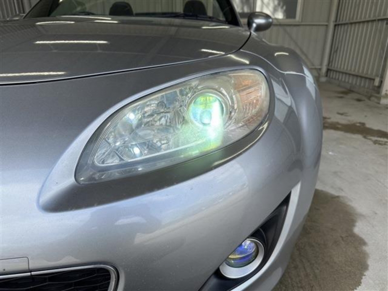 ディスチャージヘッドライト！！夜道も安心、明るく照らしてくれます♪