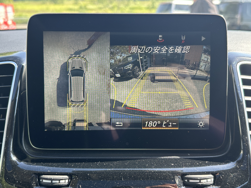 駐車の際に安心なカメラ付き♪