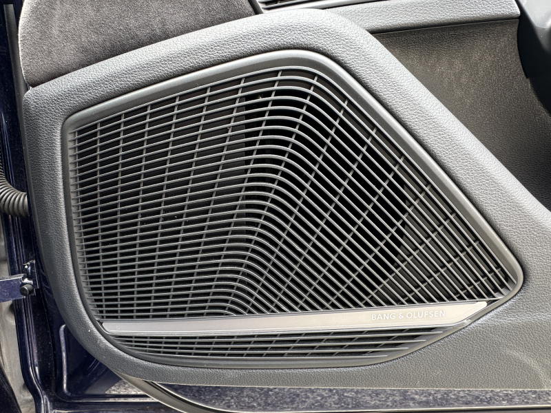BANG ＆ OLUFSEN スピーカー♪