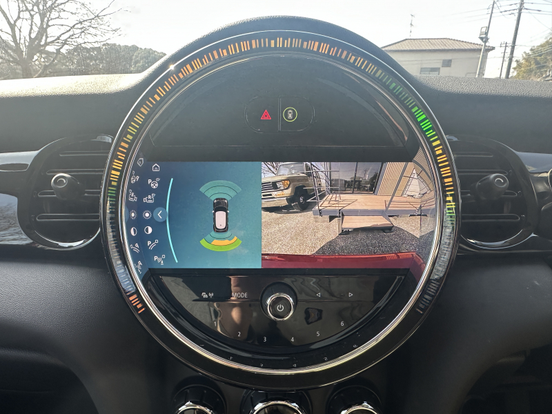 駐車の際に安心なバックカメラ付き♪